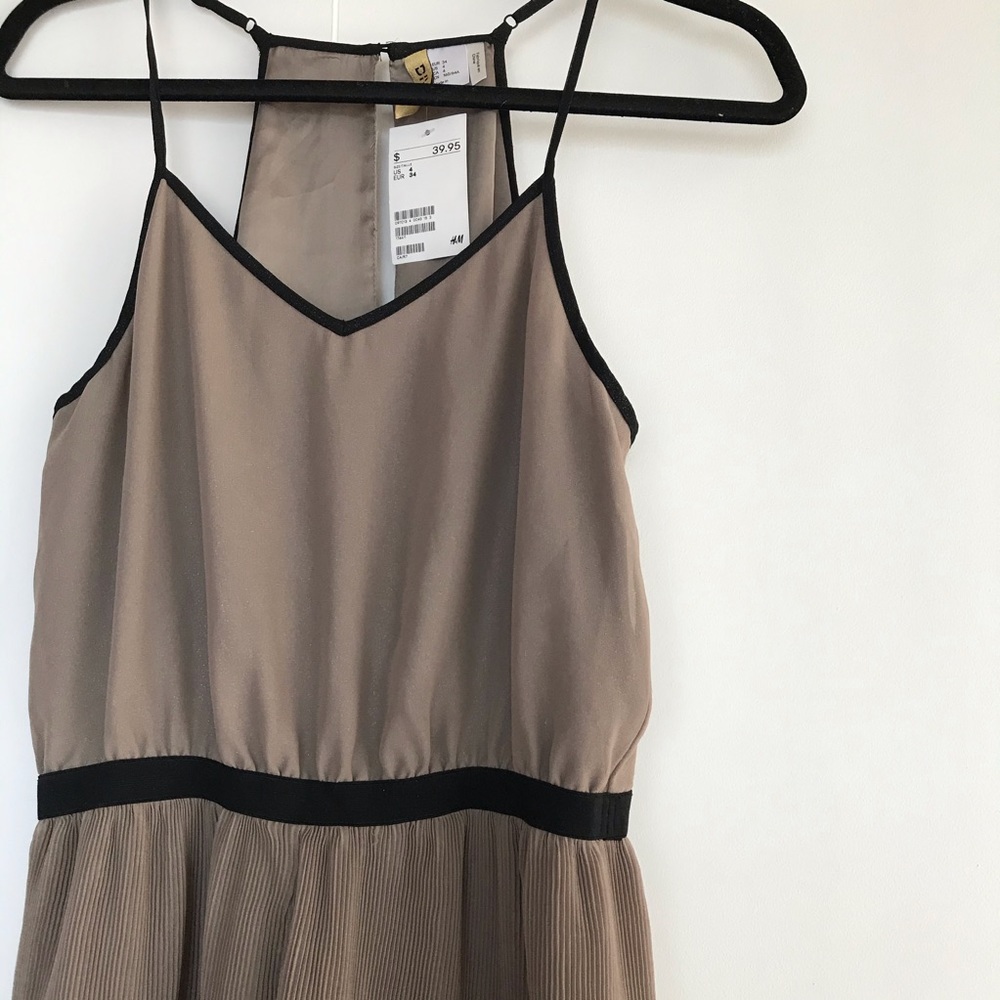 H&M ROMPER - Picture 2 of 6